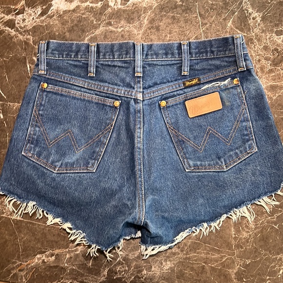 Wrangler shorts - Picture 2 of 2